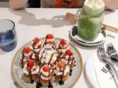 草莓忌廉华夫饼-BE BRIGHT KITCHEN(正佳广场店)