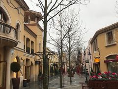 -马德里拉斯咯扎斯购物村