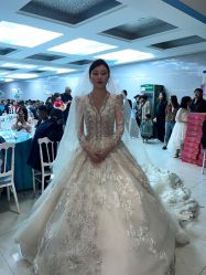 点击看大图 -伯瓷皇后婚纱艺术空间