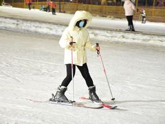 -采薇庄园四季滑雪场