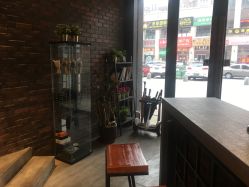 -鳌首刺青纹身 穿孔饰品店