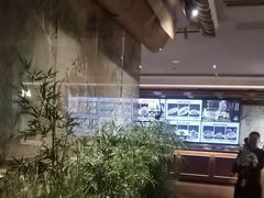 -八府香鸭·啫啫煲(华山路店)