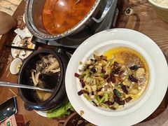 -老滇山寨•云南特色菜•地方菜•民族风情歌舞表演(金碧店)