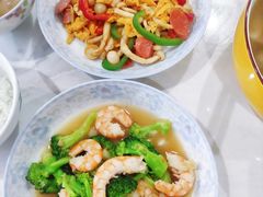 -乐禧母婴全自营月嫂(宝山店)