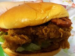 吮指十三鲜小龙虾烤鸡堡/鸡肉卷-肯德基(葛沽DT店)