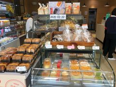 面包甜点陈列柜-BreadTalk面包新语·烘焙蛋糕(东方雅苑店)