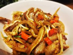 卜辣椒炒猪耳-巢爷老味(东方红店)