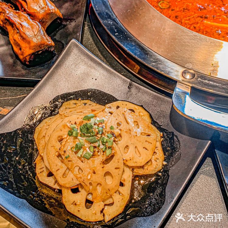 成都首家🆘🐰魔芋兔火锅🍲来了,兔兔这么可爱,一定要吃哇