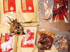 -鑫记婆婆兔·成都特产·兔头手撕兔(太古里店)