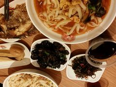 -顺溜·手工刀削面·黑金店(铜锣湾店)