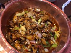 -虾弄弄海派小龙虾·牛羊蝎子火锅