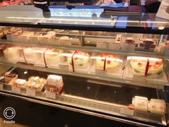 面包甜点陈列柜-红宝石·鲜奶小方·海派西点房(浦三店)