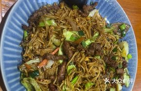 Stir-fried Beef with Rice Noodles