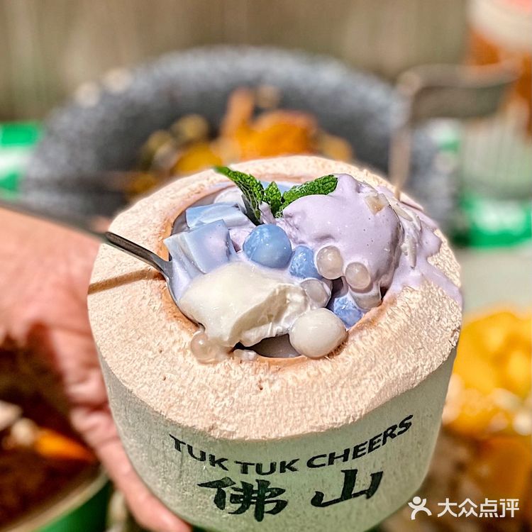 绝了！我居然在泰国菜餐厅狂炫椰奶冻！！