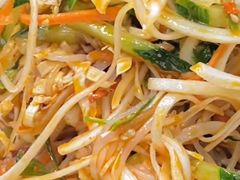 -爆炸头阿姨小四川正宗川味小吃(无任何分店)