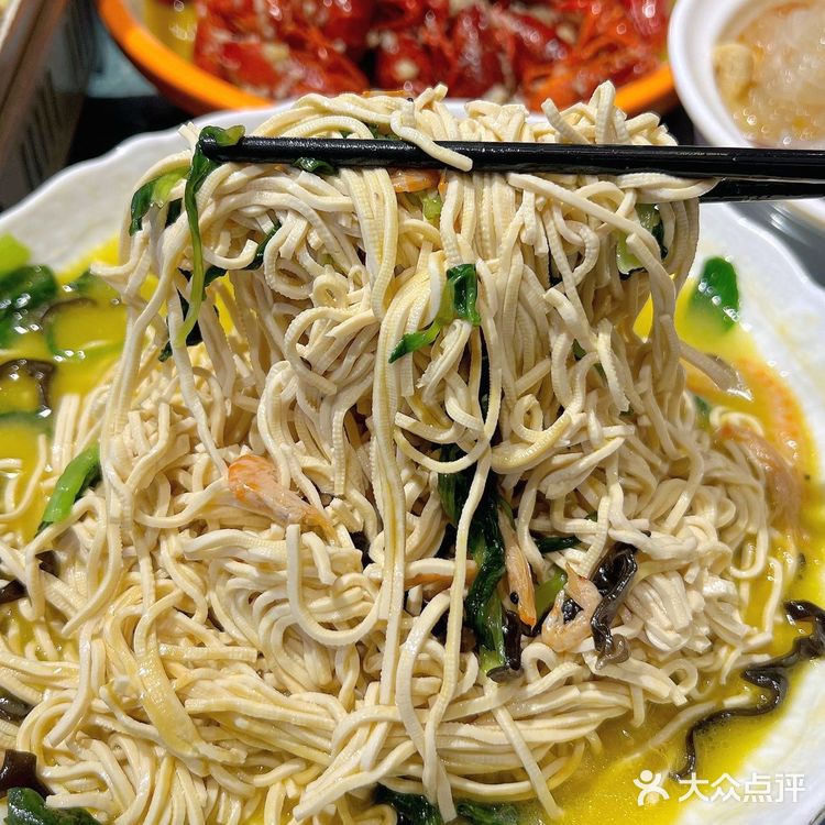 感谢南京土著带路!玄武湖畔30年老店。。