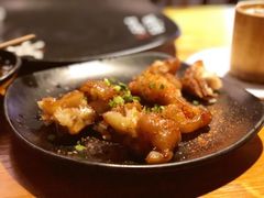 烤猪蹄-何师烧烤·香辣蟹·川菜·30年老品牌(太古里旗舰店)