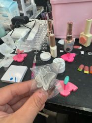 -小乐化妆美甲半永久培训学校