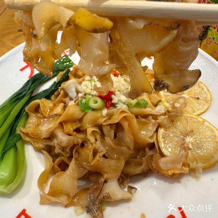 ‼️在大连，打工人的小食堂，座无虚席