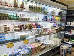 面包甜点陈列柜-牛奶便利(东四店)
