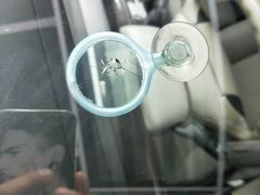 -鲨鱼皮汽车凹陷玻璃修复(静安店)