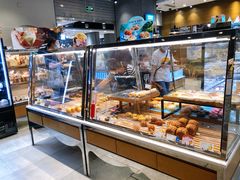 面包甜点陈列柜-巴黎贝甜(右安门店)