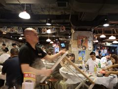 大堂-鲜入围煮花胶鸡海鲜火锅