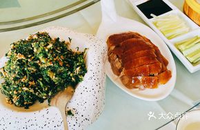 Mixed Chrysanthemum Greens