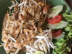 鲜虾炒河粉-Cafe de Thaan Aoan