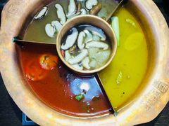 菌王奇香锅-老诚一锅羊蝎子(黄寺大街店)