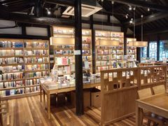 -猫的天空之城概念书店(杭州南宋御街店)