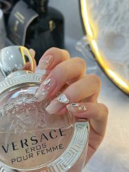 -LISSOM莉森 Nail ·美甲美睫原创定制店