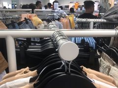 -H&M(天一广场店)