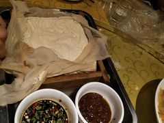 -靠山屯东北农家菜(八龙桥雅苑店)