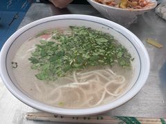 -努拉洪鸡蛋面馆