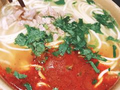 -亮亮面馆(经六路店)