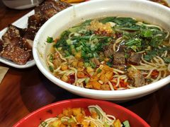-爆炸头阿姨小四川正宗川味小吃(无任何分店)