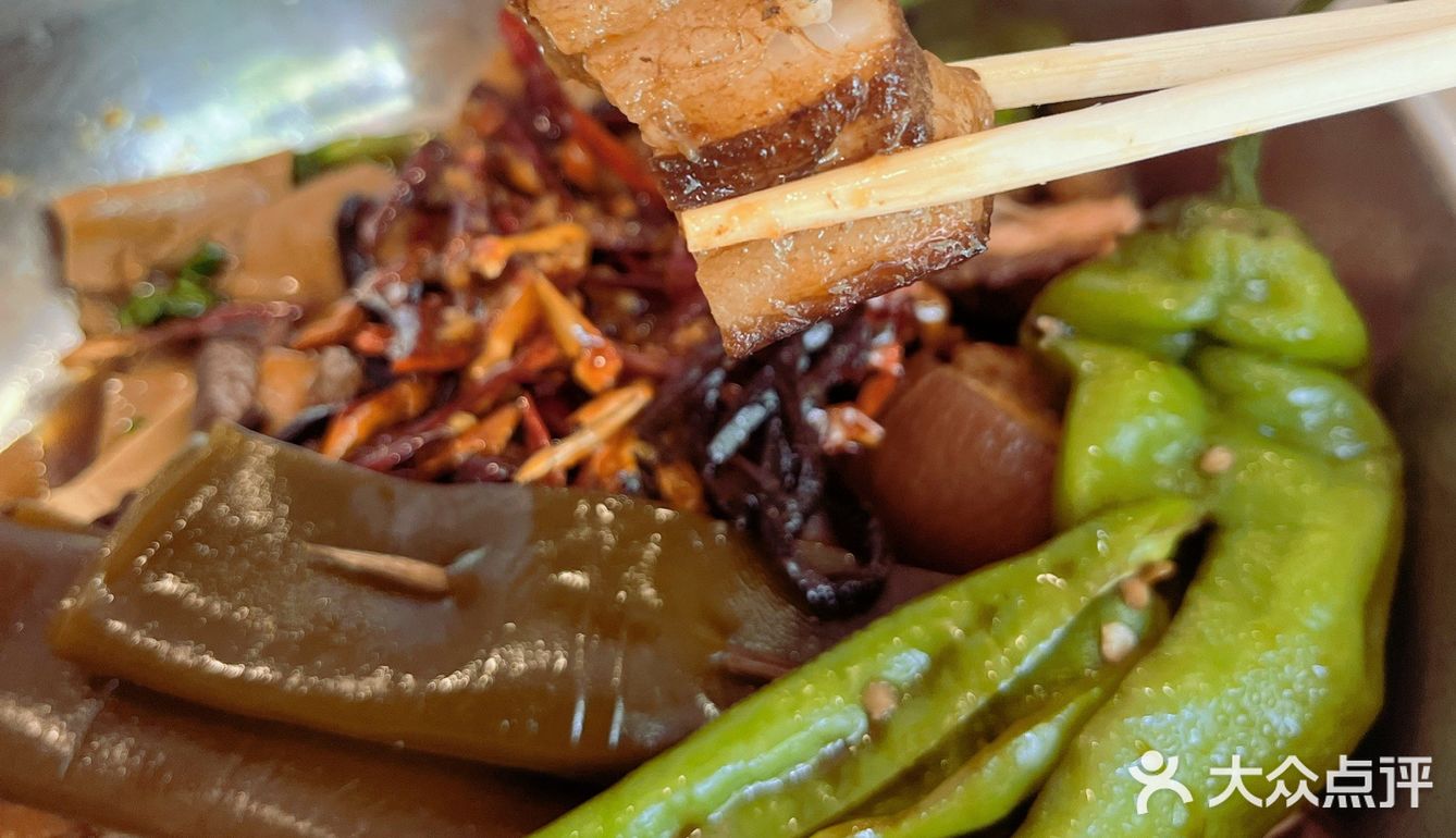 高记甏肉干饭还不孬哩