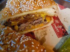 The&nbsp;K.O.&nbsp;绝代佳人招牌汉堡-Side Street街旁(交道口店)
