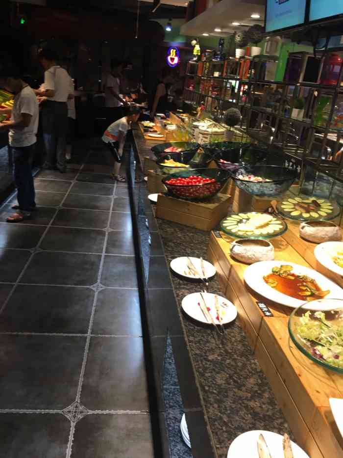 欢乐牧场(江阴万达店)-"环境不错,感觉营料有点酸的味道,总体感觉.