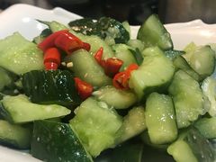 凉拌青瓜-三里屯土灶炖公鸡地锅鸡(江东店)