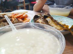-蓝精灵饺子店