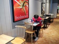 用餐区-肯德基(叠彩店)