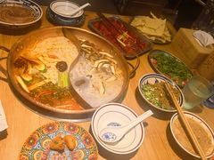 -洱火云南酸菜牛肉火锅(石景山当代商城店)