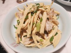 葱香腐竹拌鸭掌-小吊梨汤·北京菜·烤鸭(鸟巢店)