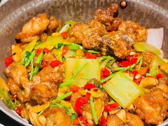 泡子姜烧牛蛙-吃饭皇帝大(长宁龙之梦店)