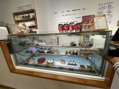 面包甜点陈列柜-旧识old mate·烘焙蛋糕店