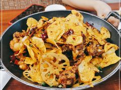 -川流不息·地道川菜·小龙虾(松东路店)