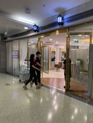 门面-八佰伴8008星级形象店