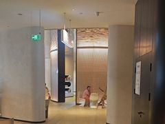 -涨巢·潮玩水疗局